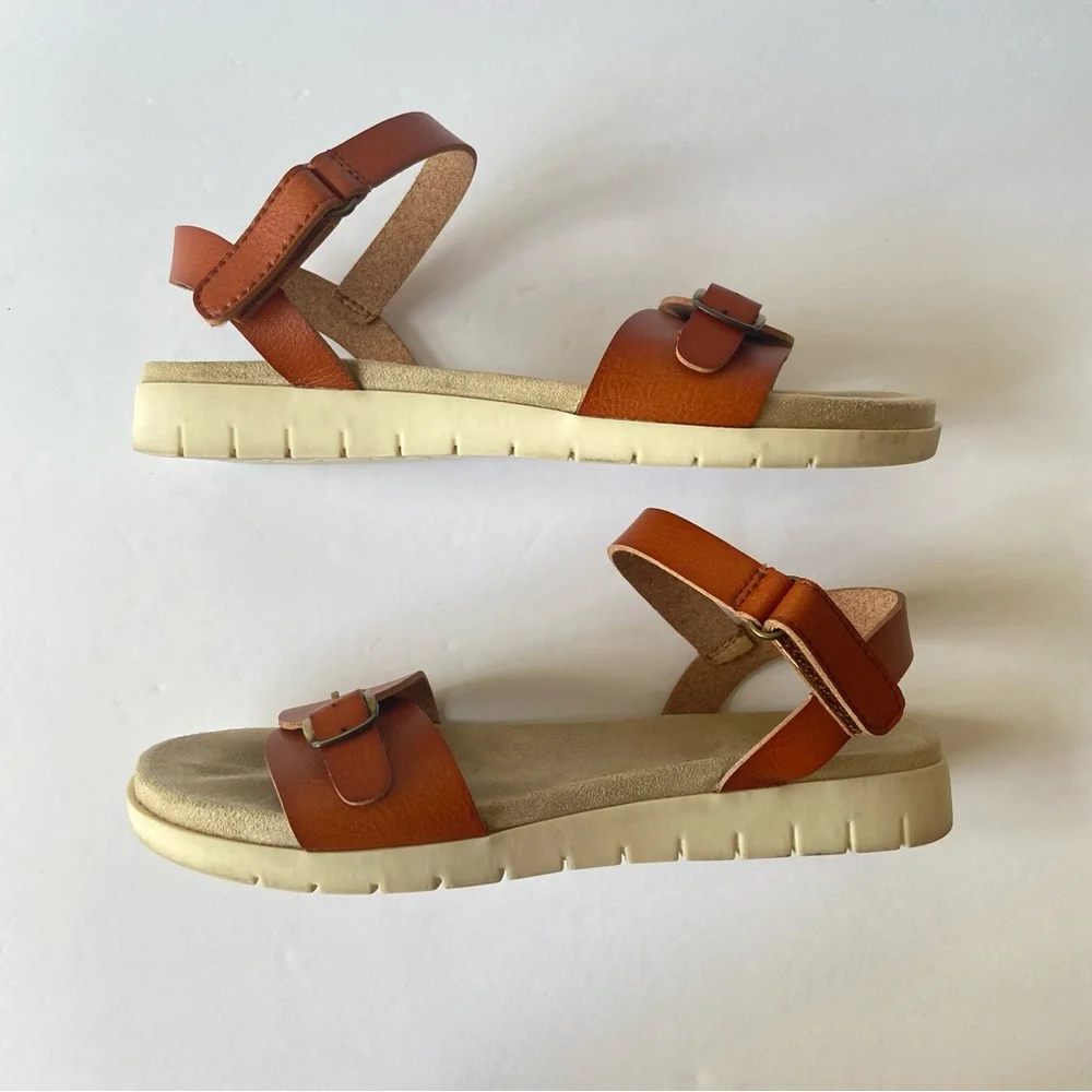 Cat & Jack Cognac Strap Sandals Kids Size 2